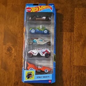 Hot Wheels (Street Beast) Toy Cars